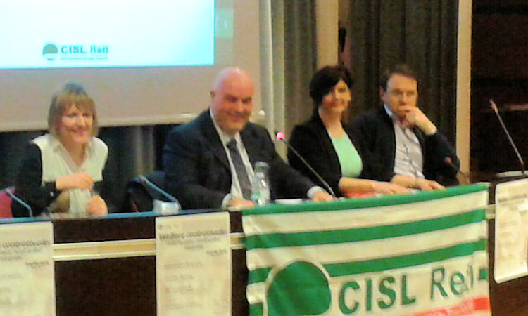 Le foto del convegno Welfare contrattuale: Fondi pensione e Fondi sanitari integrativi - Pescara, 6 aprile 2016 Le foto del convegno Welfare contrattuale: Fondi pensione e Fondi sanitari integrativi - Pescara, 6 aprile 2016
